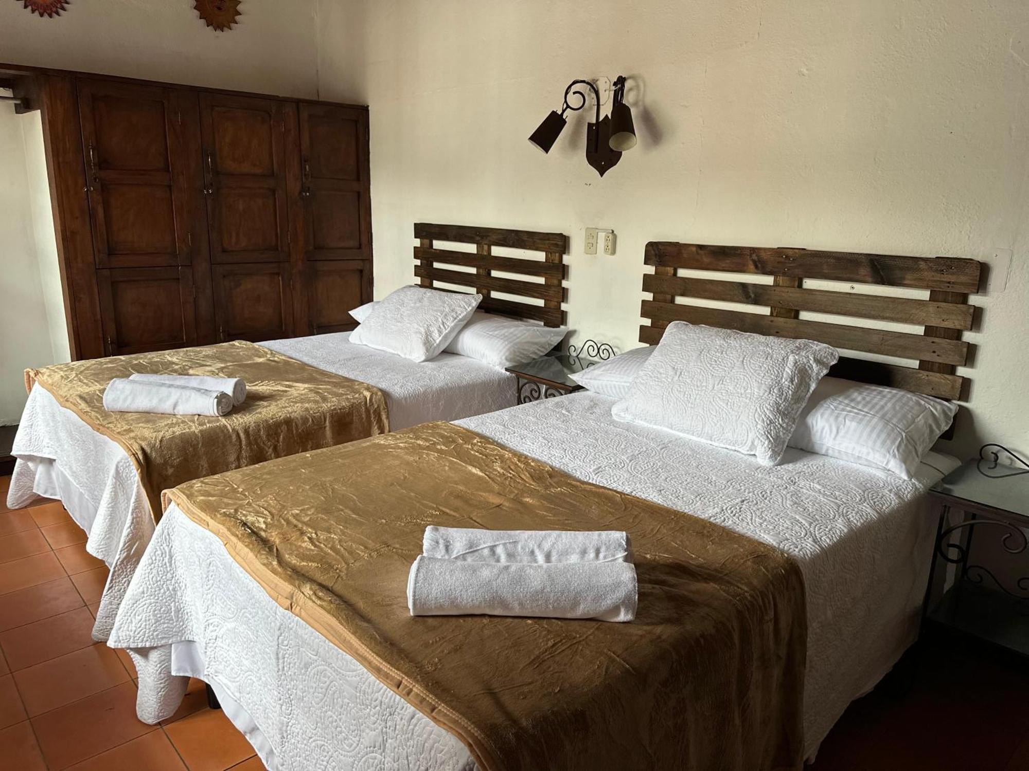 Hotel Casa Blanca Antigua Guatemala エクステリア 写真
